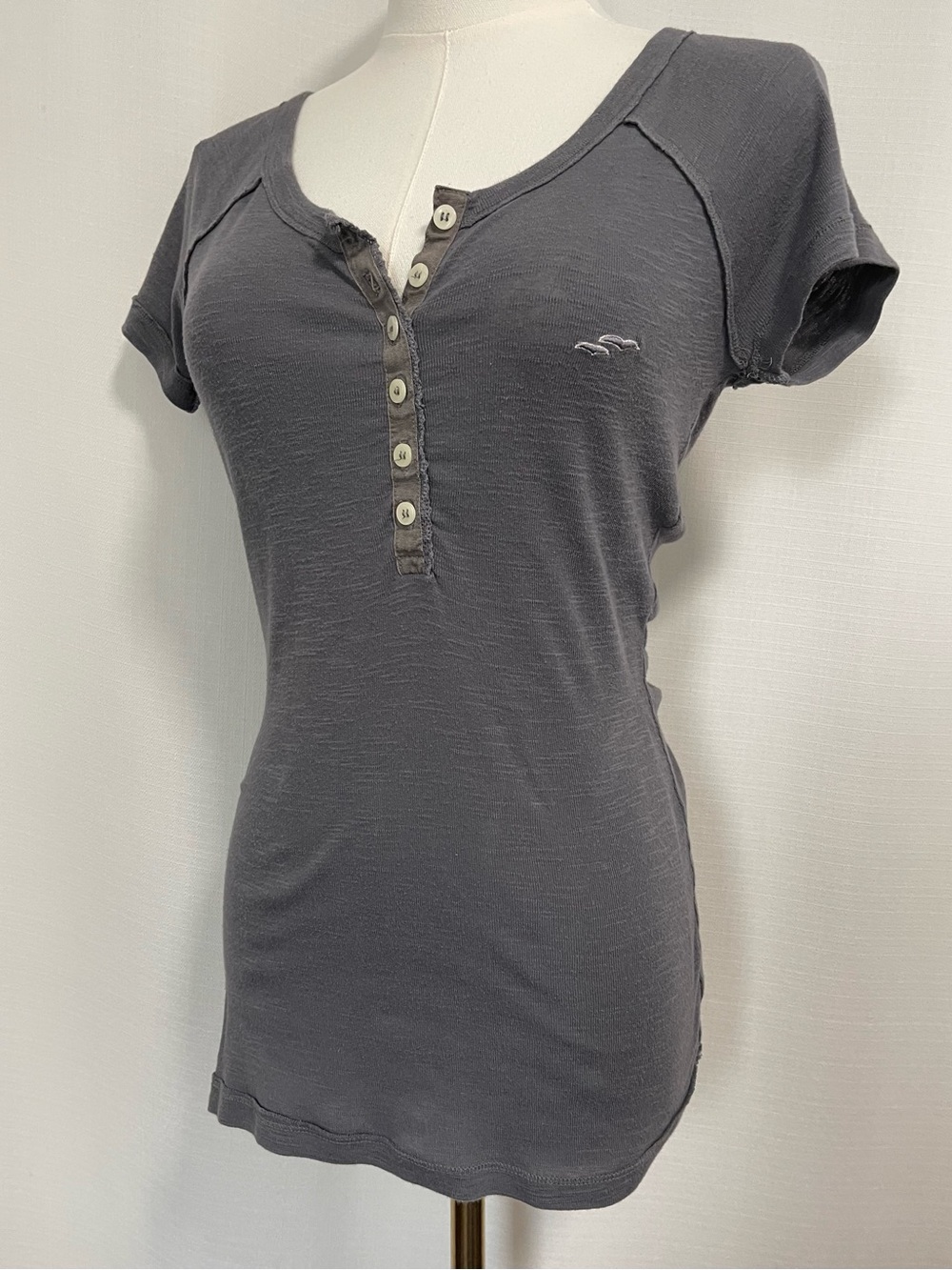 VINTAGE Y2K Grunge Short Sleeve Henley Forever 21  Neutral Gray Botton Down Tee